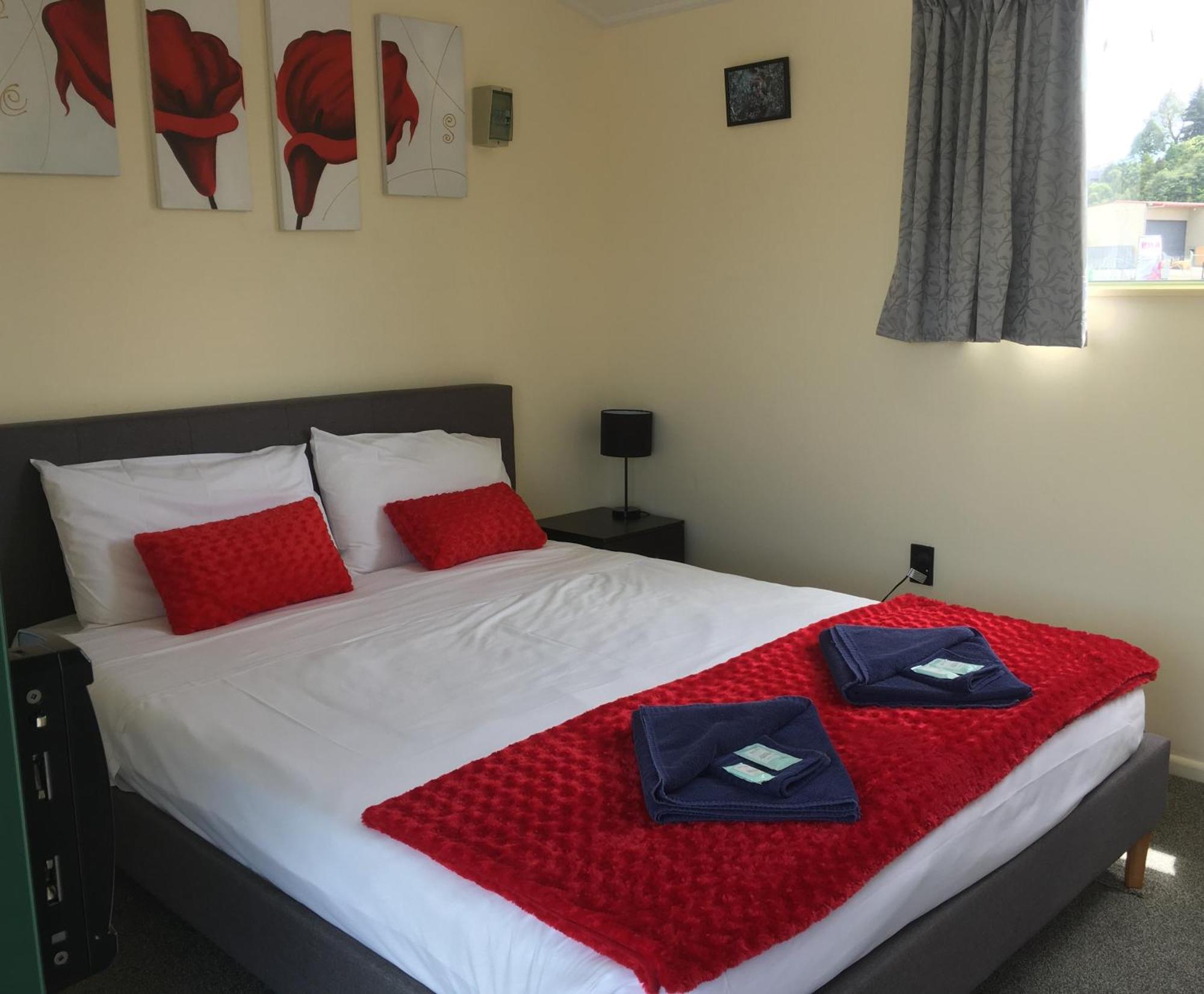 Otorohanga Kiwi Holiday Park Екстер'єр фото